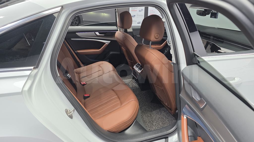Audi A6(C8) 40 TDI — снимка 11