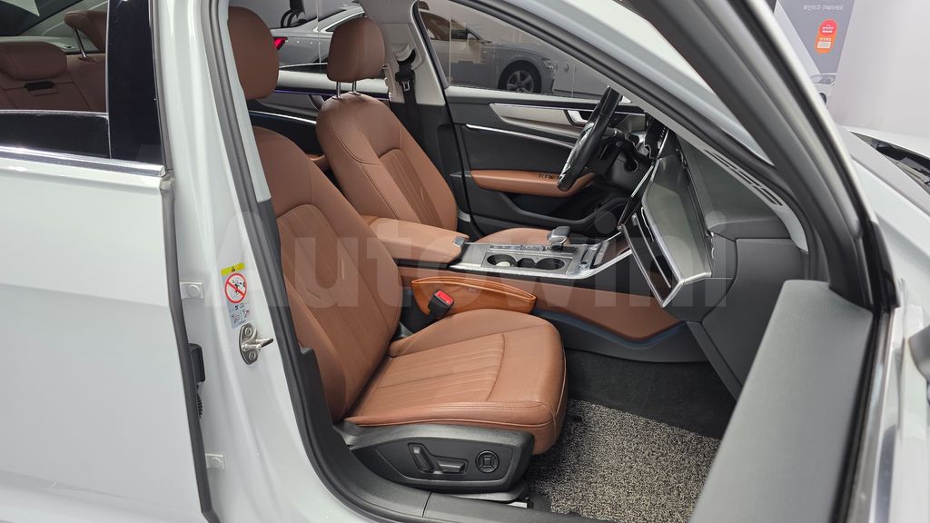 Audi A6(C8) 40 TDI — снимка 10