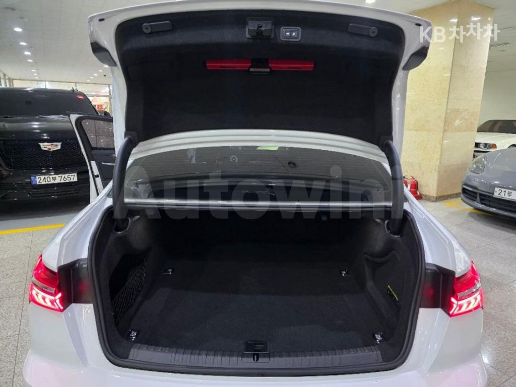 Audi A6(C8) 45 TDI Quattro Premium — снимка 15