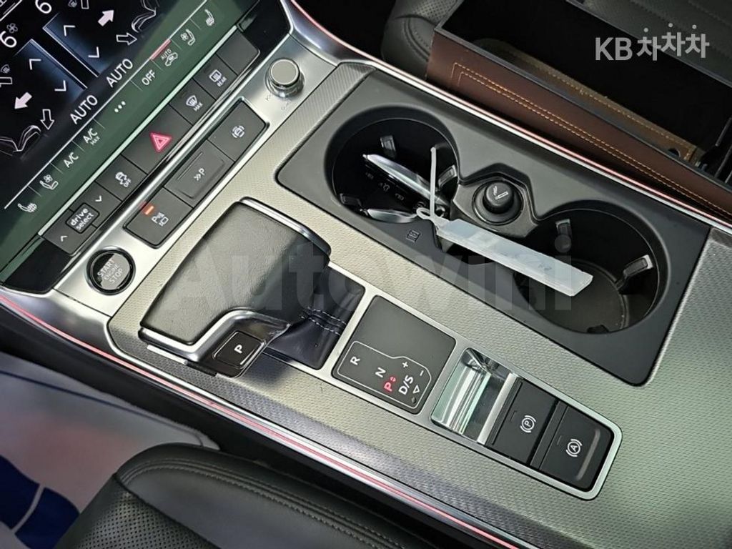 Audi A6(C8) 40 TDI Basic — снимка 8