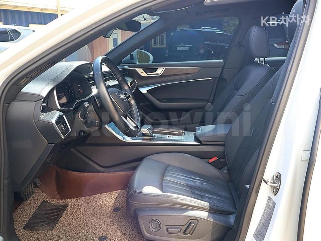 Audi A6(C8) 40 TDI Premium — снимка 12