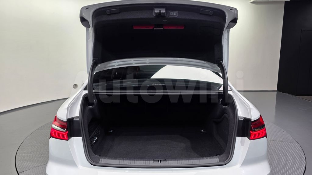Audi A6(C8) 40 TDI — снимка 20