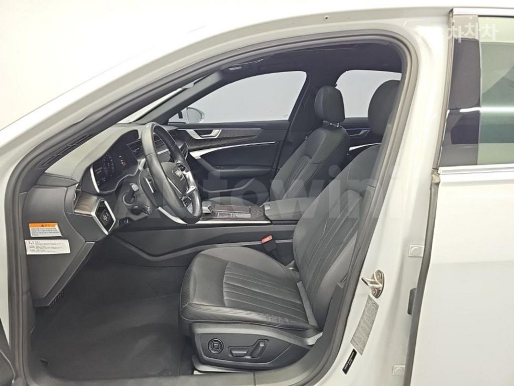 Audi A6(C8) 40 TDI Premium — снимка 11