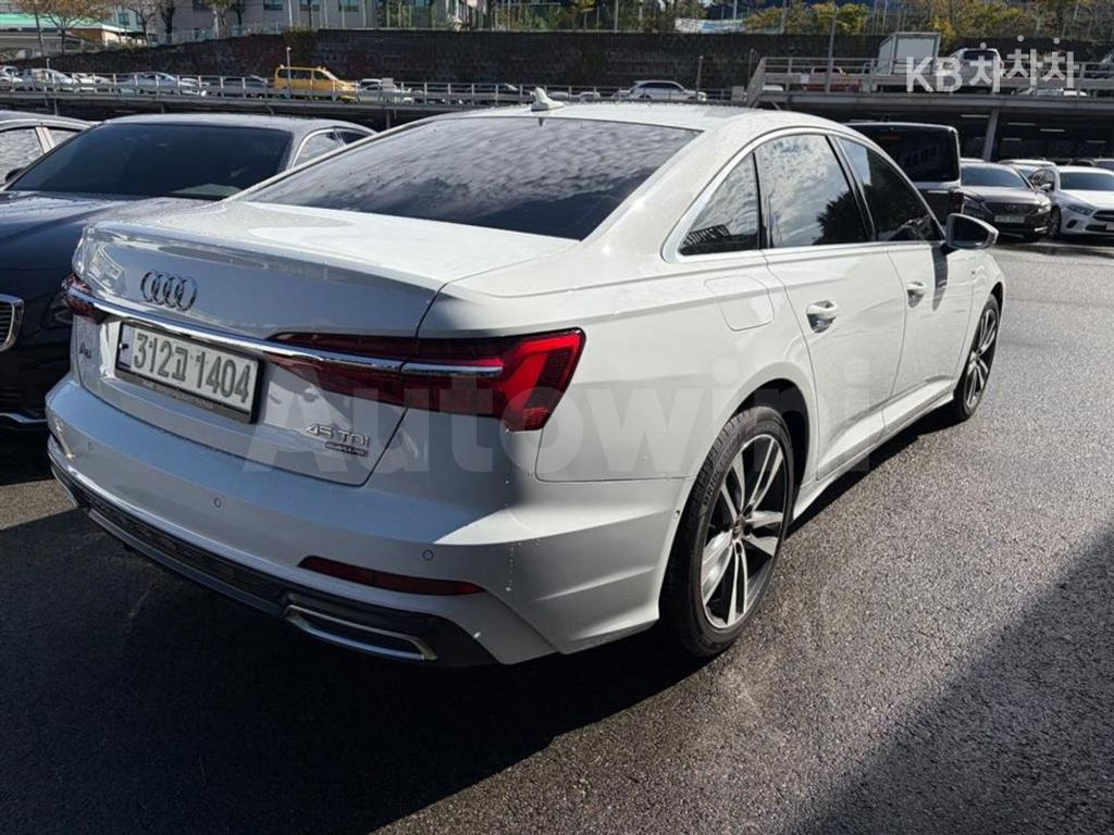 Audi A6(C8) 45 TDI Quattro Premium — снимка 4