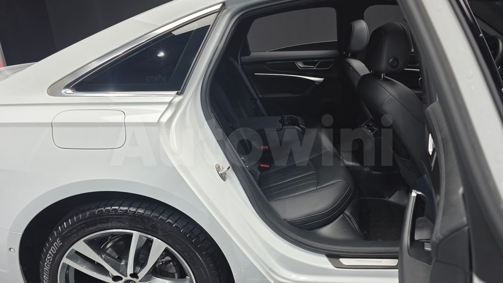 Audi A6(C8) 40 TDI — снимка 11