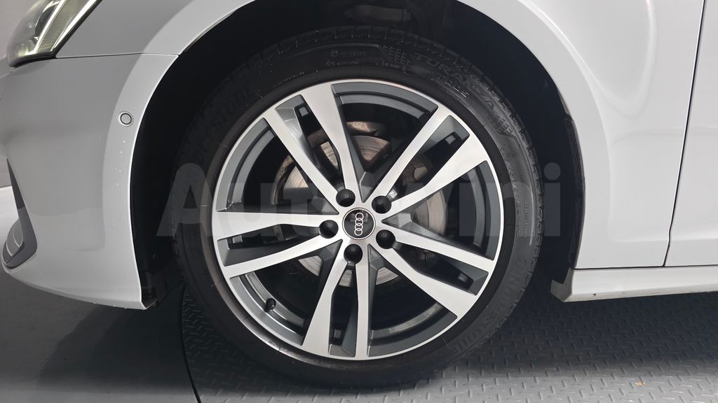 Audi A6(C8) 40 TDI — снимка 5