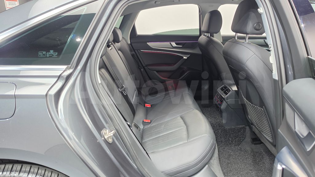 Audi A6(C8) 40 TDI — снимка 11