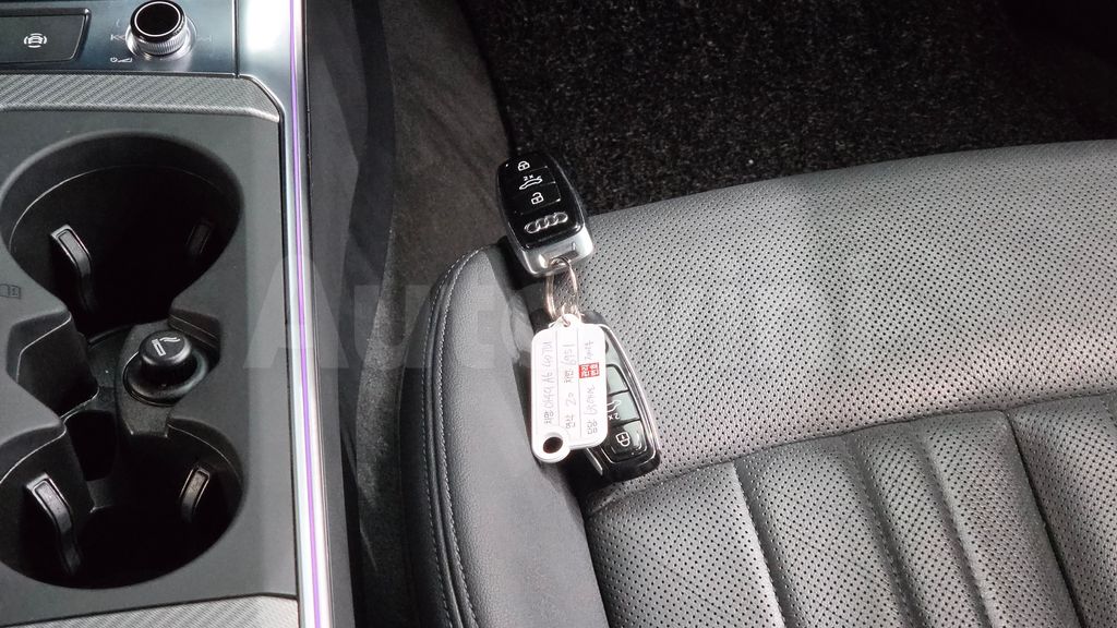 Audi A6(C8) 40 TDI — снимка 16
