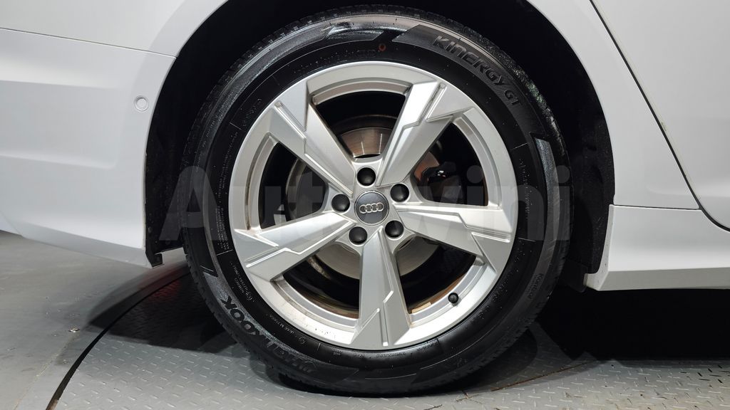 Audi A6(C8) 40 TDI — снимка 5