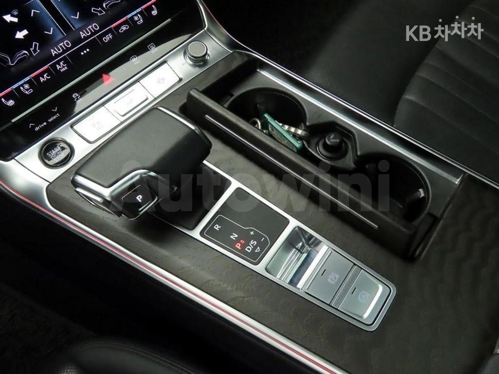 Audi A6(C8) 40 TDI Premium — снимка 12