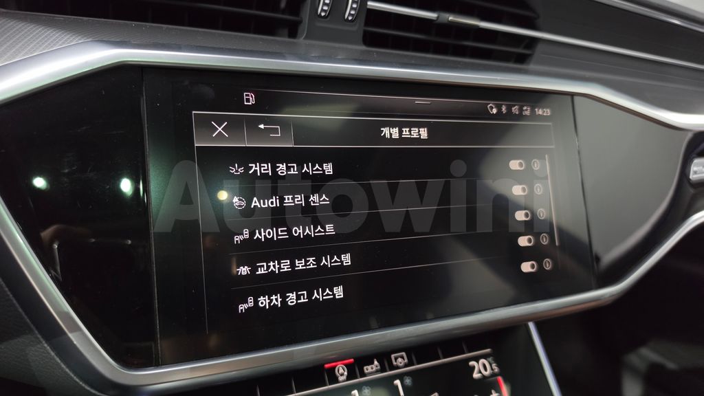 Audi A6(C8) 40 TDI — снимка 16