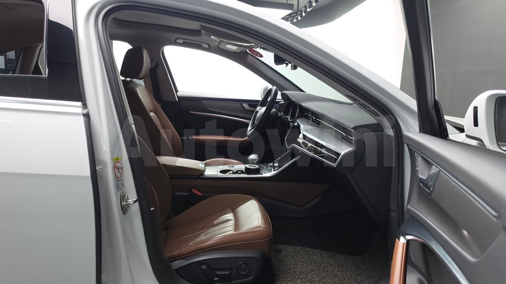 Audi A6(C8) 40 TDI — снимка 11