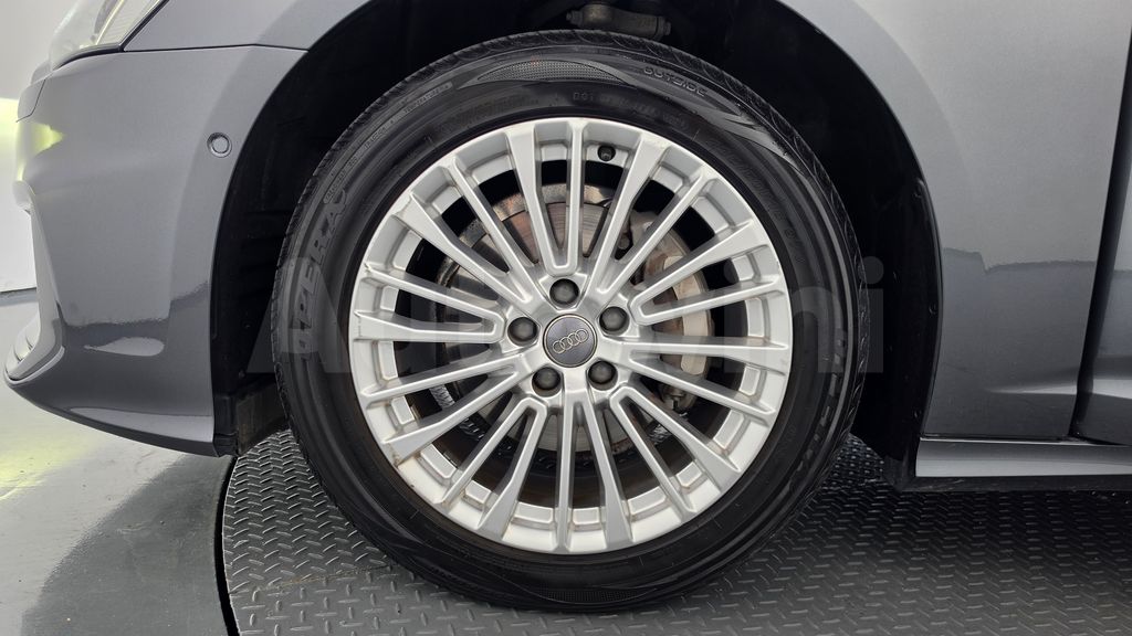 Audi A6(C8) 40 TDI Quattro Premium — снимка 5