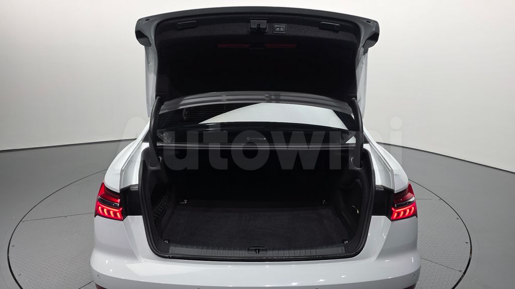 Audi A6(C8) 40 TDI — снимка 20