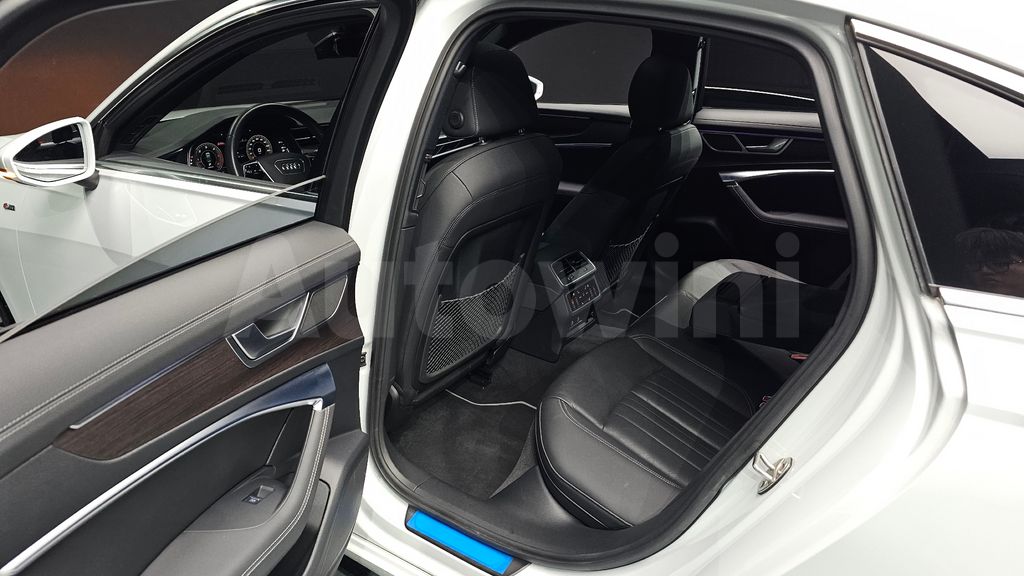 Audi A6(C8) 45 TDI Quattro Premium — снимка 12