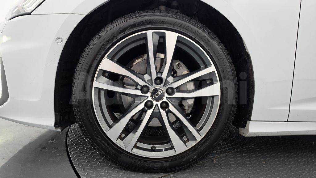 Audi A6(C8) 40 TDI Premium — снимка 5