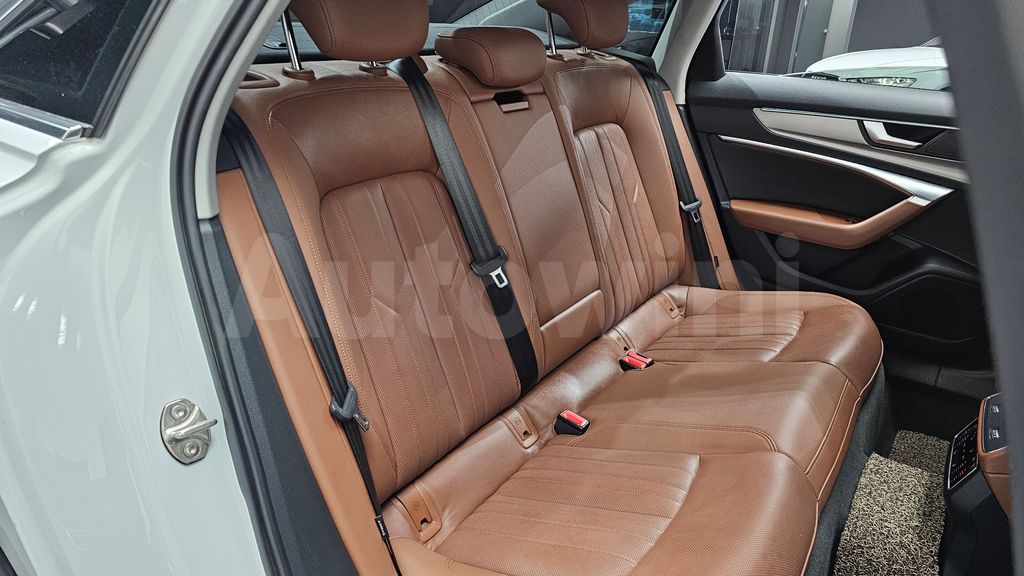 Audi A6(C8) 45 TFSI — снимка 12