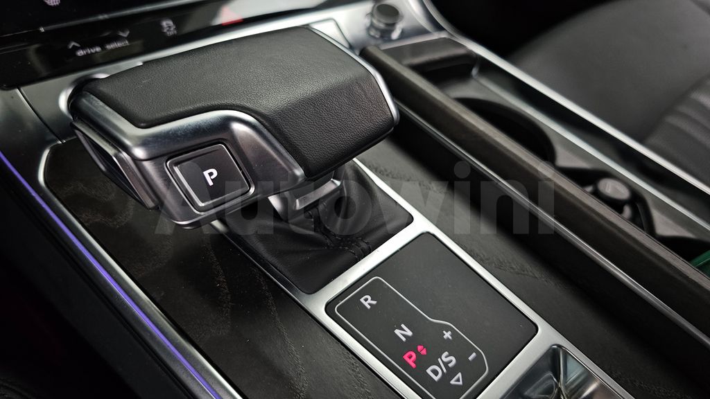 Audi A6(C8) 40 TDI Premium — снимка 9