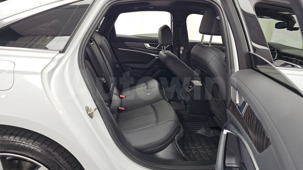 Audi A6(C8) 40 TDI Premium — снимка 12