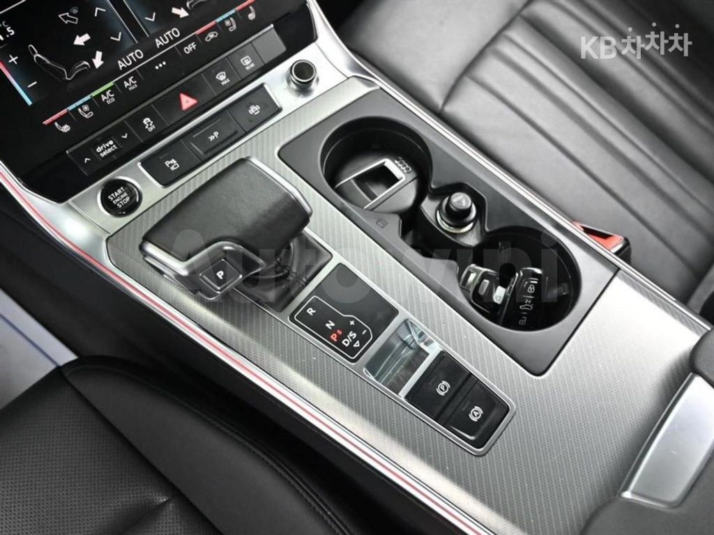 Audi A6(C8) 40 TDI Premium — снимка 9