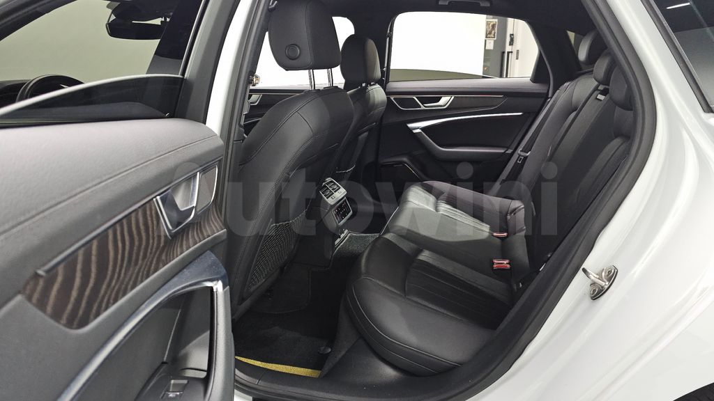 Audi A6(C8) 40 TDI Premium — снимка 11
