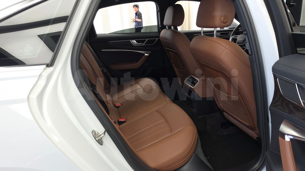 Audi A6(C8) 40 TDI Premium — снимка 12