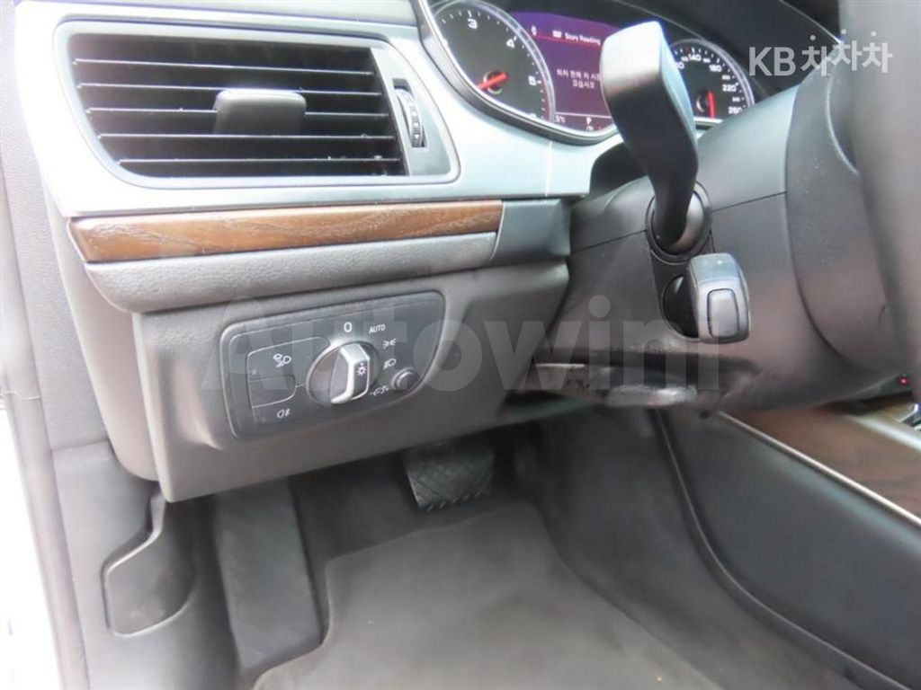 Audi A6 35 TDI C7(14~) — снимка 14