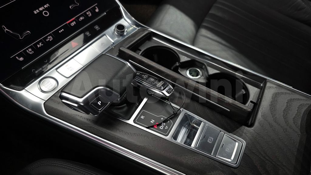 Audi A6(C8) 40 TDI Premium — снимка 9