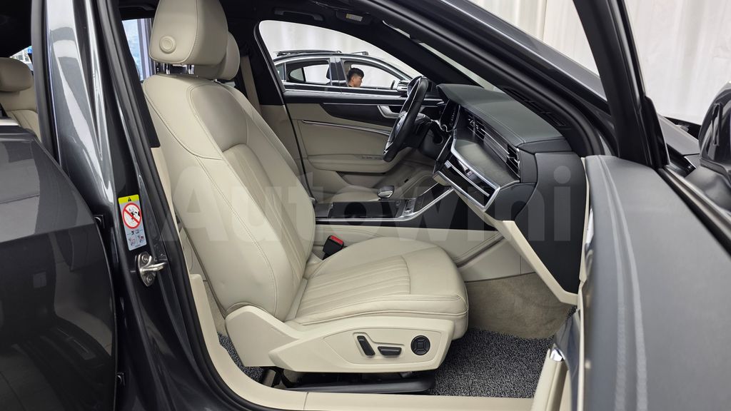 Audi A6(C8) 45 TDI Quattro Premium — снимка 11