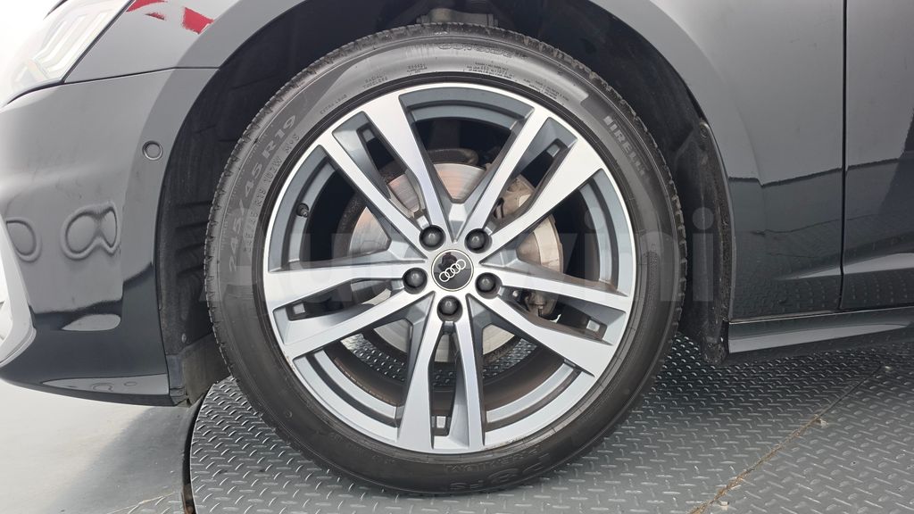 Audi A6(C8) 40 TDI Premium — снимка 5