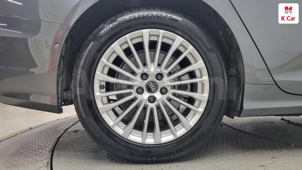 Audi A6 Gasoline 2WD — снимка 8