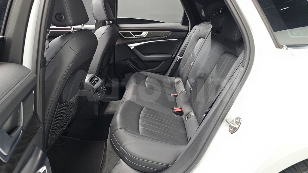 Audi A6(C8) 40 TDI Premium — снимка 11