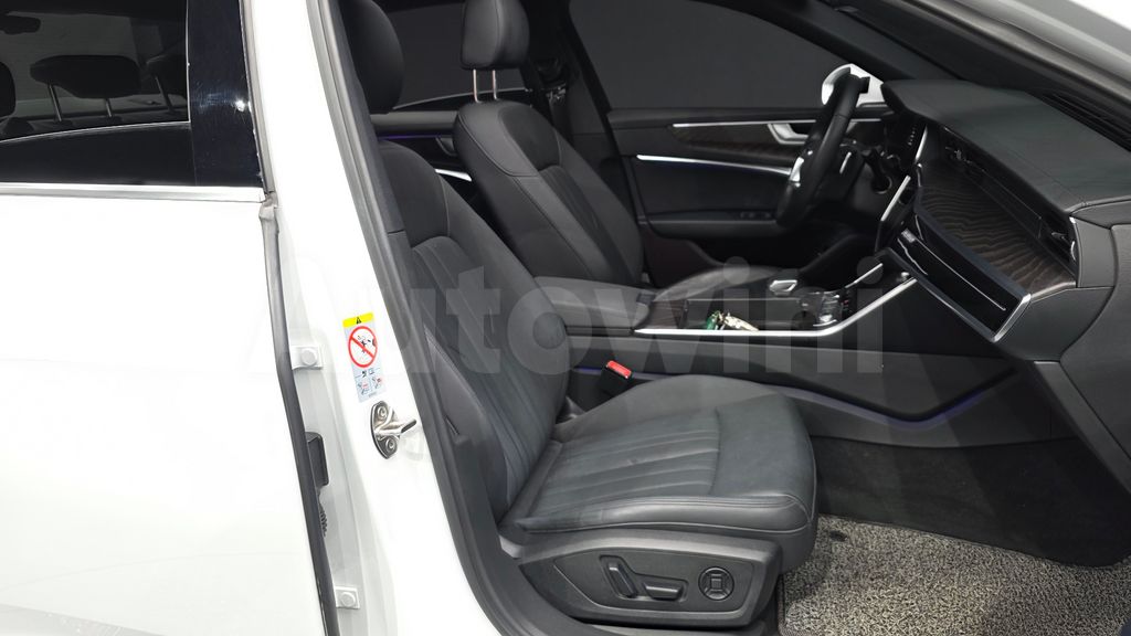 Audi A6(C8) 40 TDI Quattro Premium — снимка 11