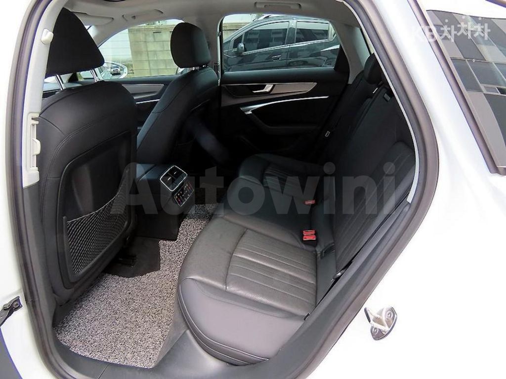 Audi A6(C8) 40 TDI Premium — снимка 6