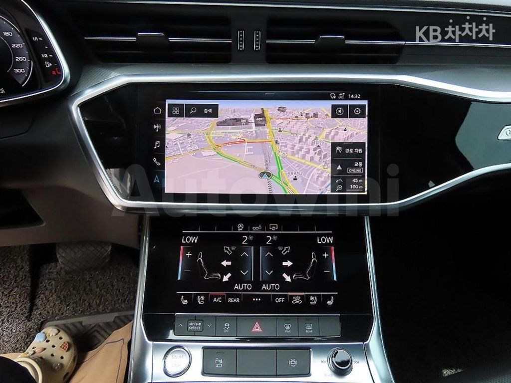 Audi A6(C8) 40 TDI Premium — снимка 12