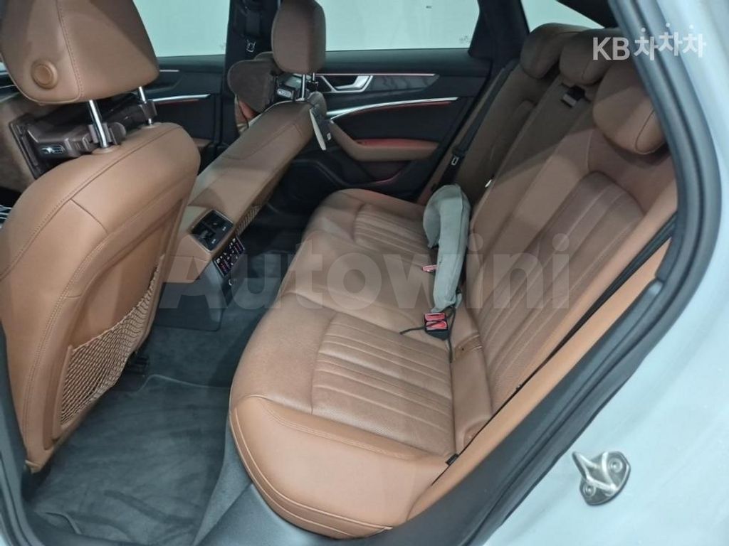 Audi A6(C8) 40 TDI Premium — снимка 12