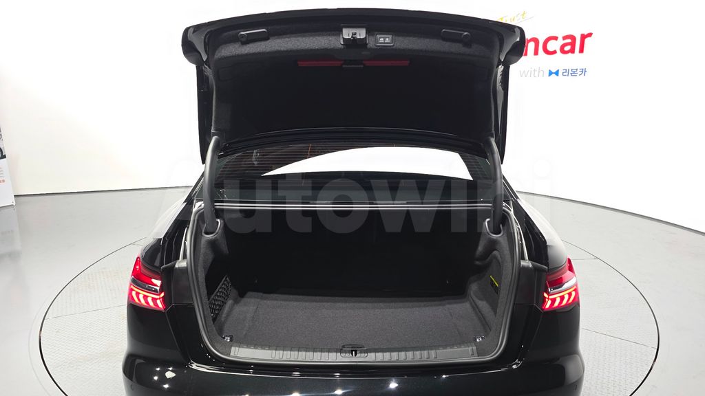 Audi A6(C8) 40 TDI — снимка 19