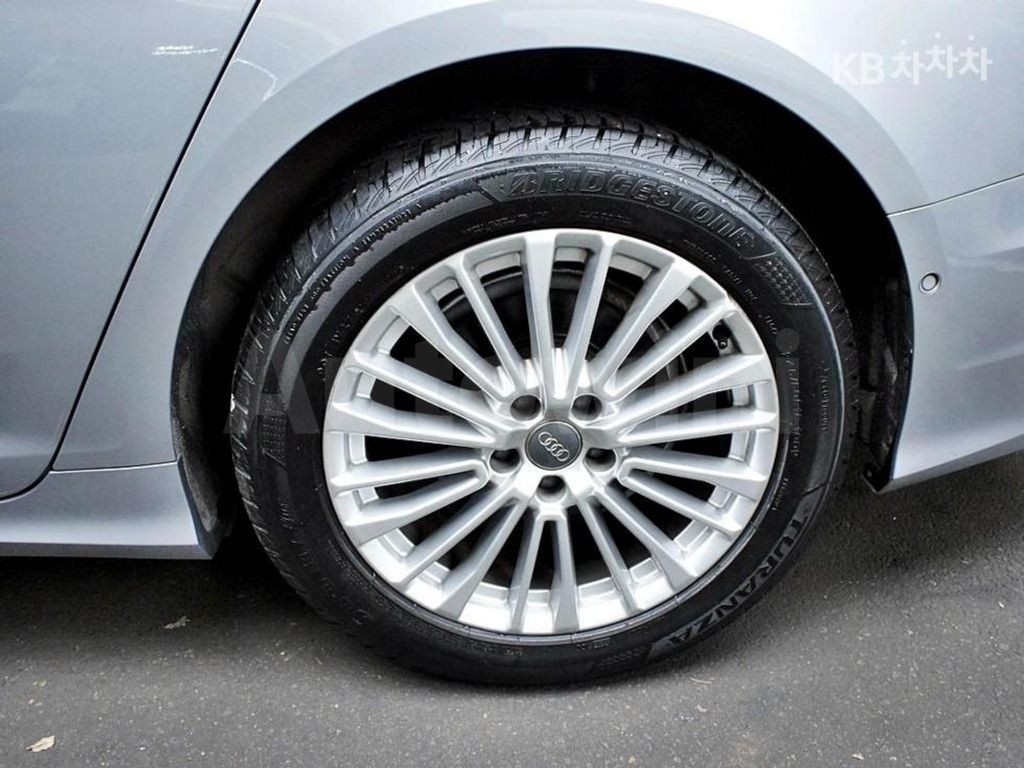 Audi A6(C8) 40 TDI Premium — снимка 19