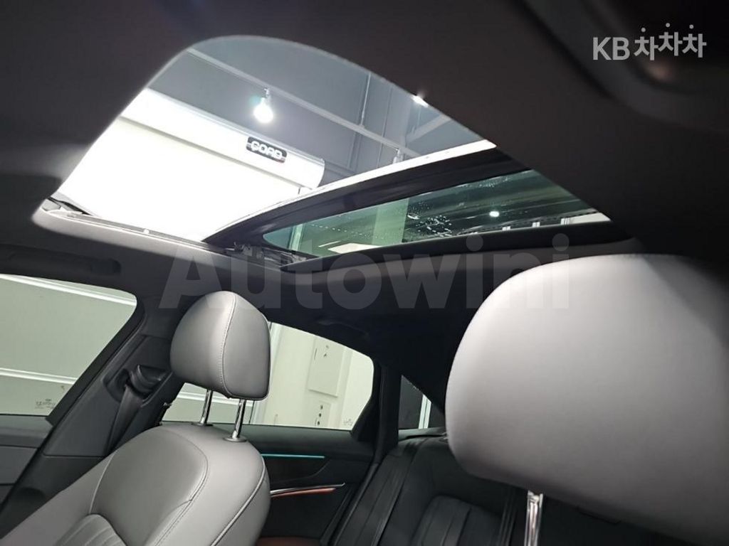 Audi A6(C8) 40 TDI Quattro Premium — снимка 14