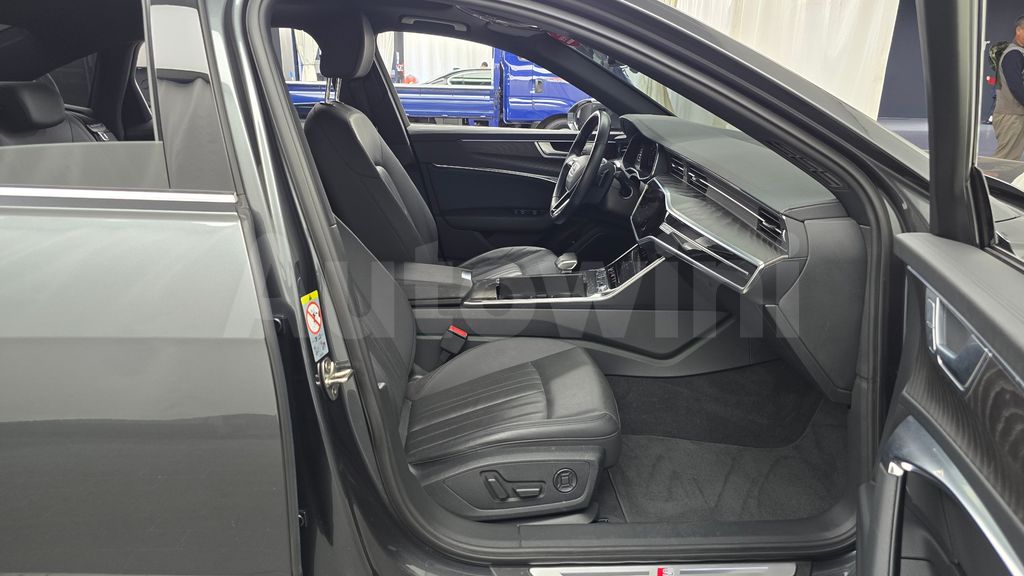 Audi A6(C8) 40 TDI Quattro Premium — снимка 11