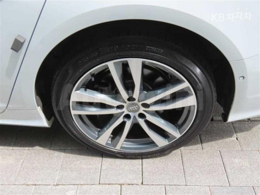 Audi A6(C8) 45 TDI Quattro Premium — снимка 17