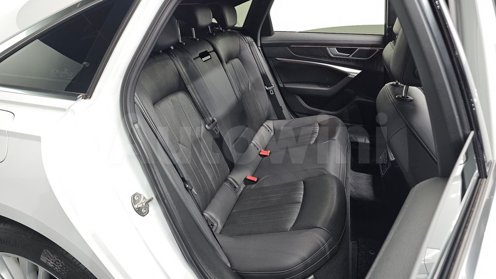 Audi A6(C8) 40 TDI Premium — снимка 10