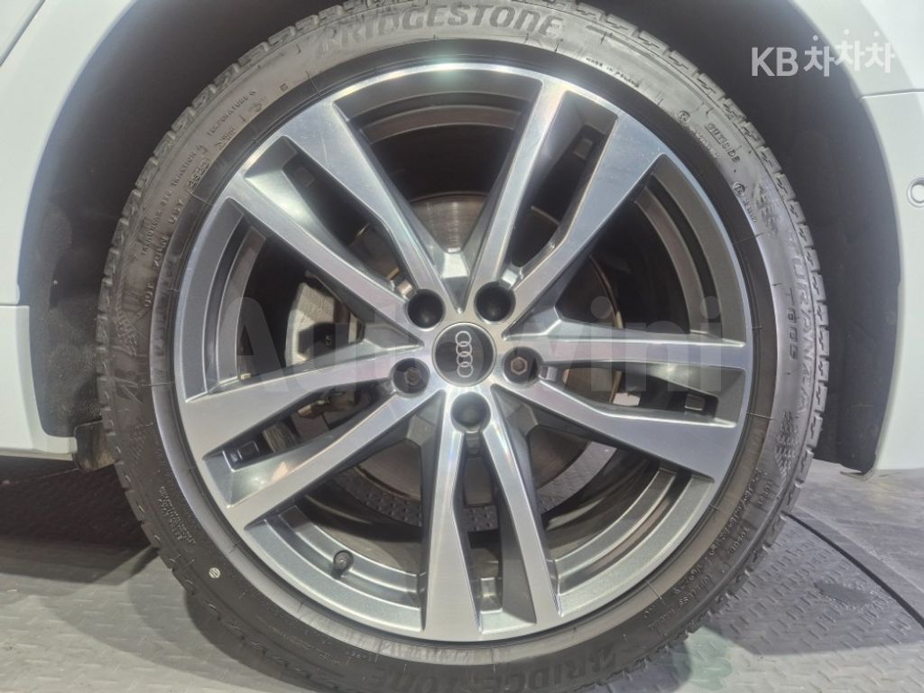 Audi A6(C8) 45 TFSI Basic — снимка 18