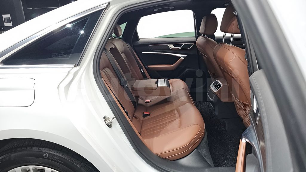 Audi A6(C8) 40 TDI Premium — снимка 11