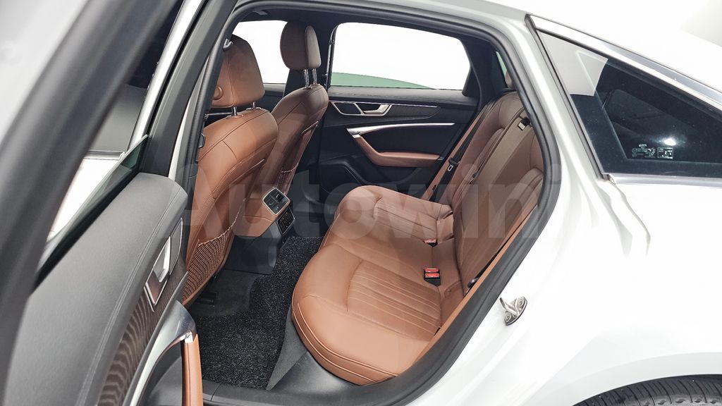 Audi A6(C8) 40 TDI Premium — снимка 20