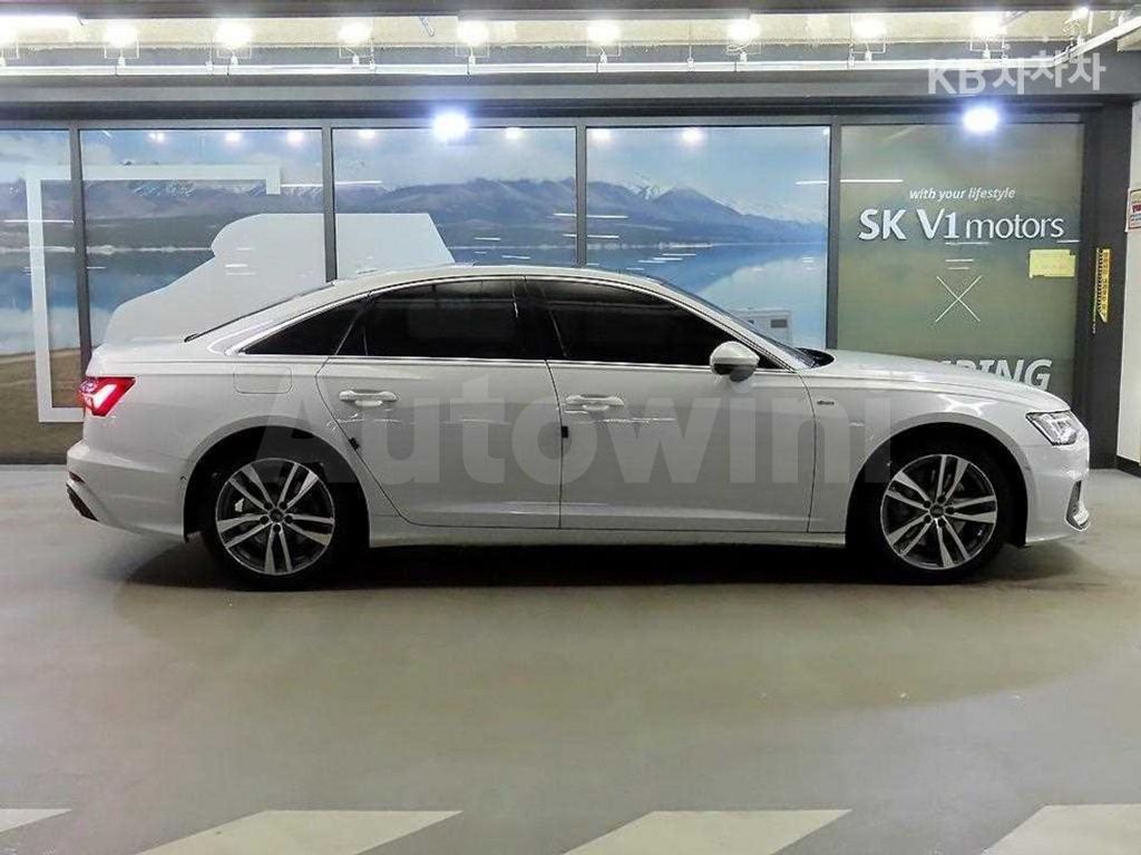 Audi A6(C8) 45 TDI Quattro Premium — снимка 3