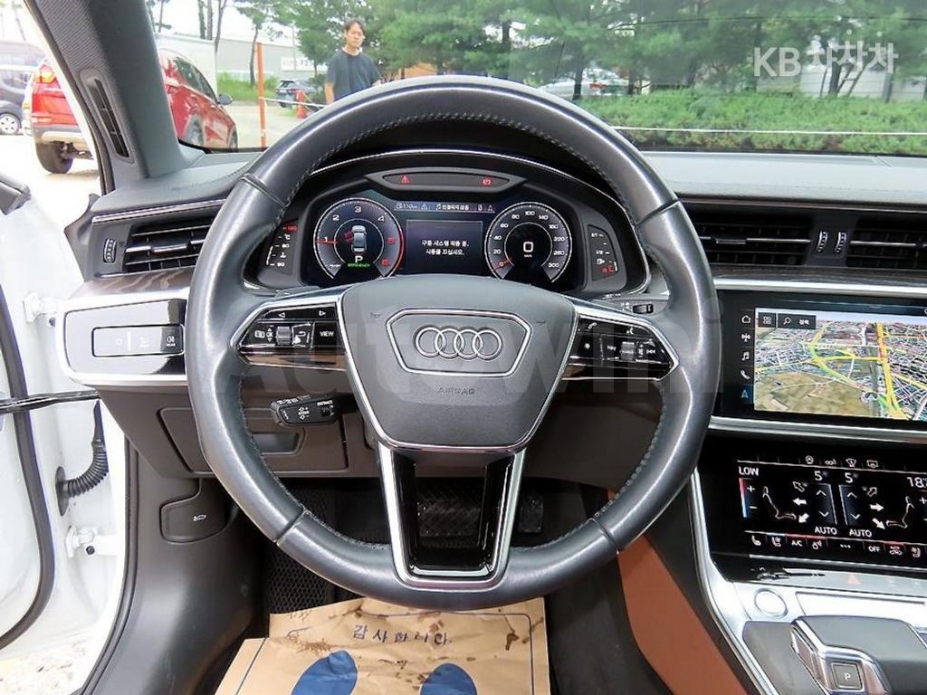 Audi A6(C8) 40 TDI Premium — снимка 8