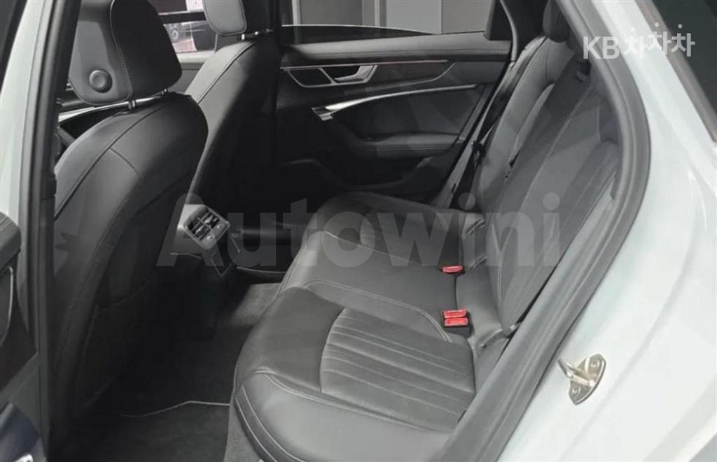 Audi A6(C8) 45 TDI Quattro Premium — снимка 14