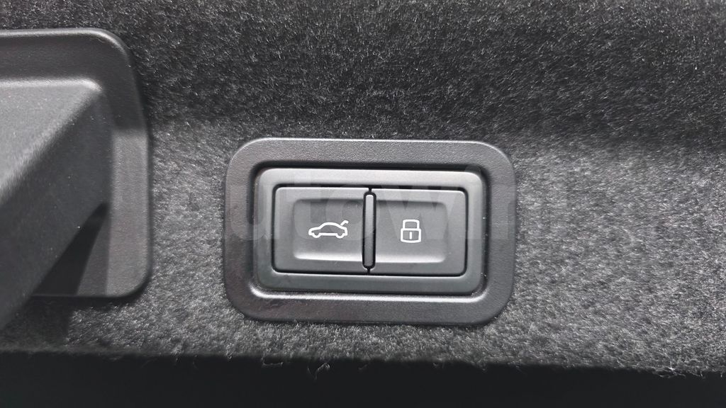 Audi A6(C8) 40 TDI — снимка 20