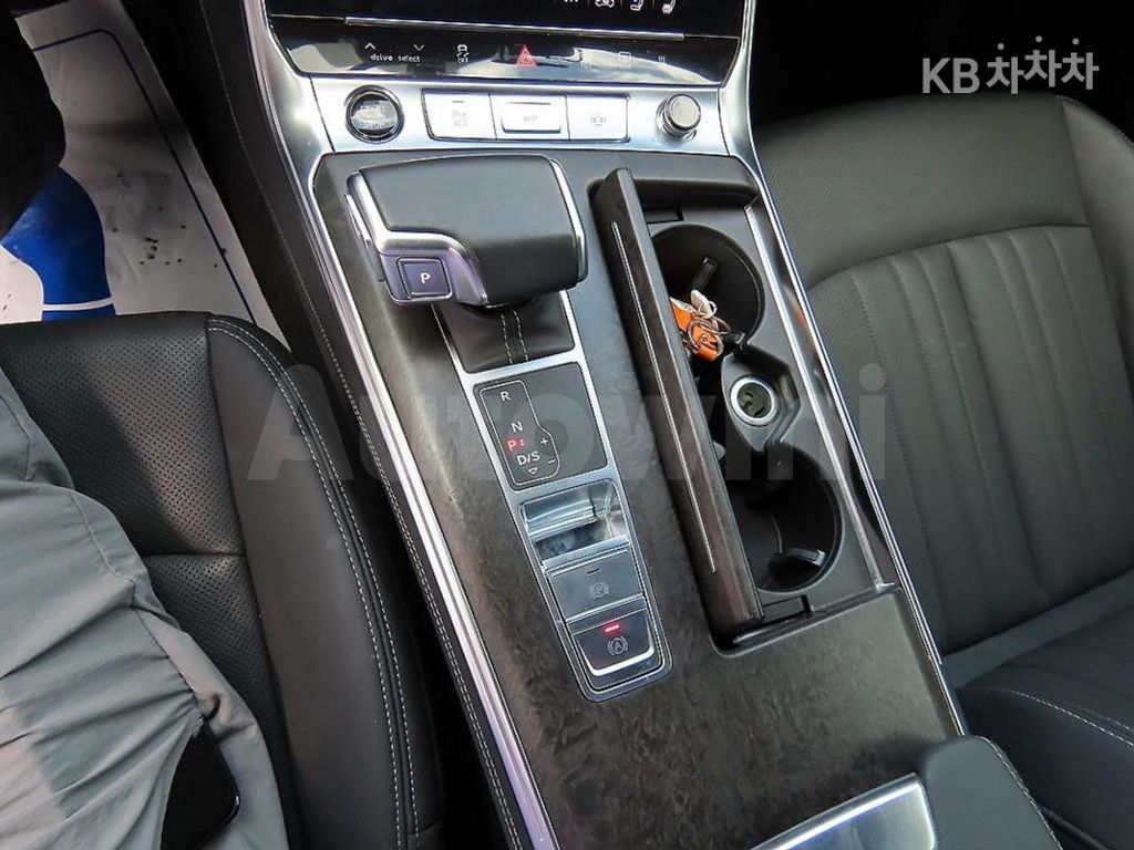 Audi A6(C8) 45 TDI Quattro Premium — снимка 11
